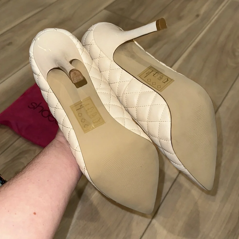 New Women’s Shoe Dazzle Brand Size 11 Quilted Heels Ivory Cream Tan NWOT - Picture 6 of 7